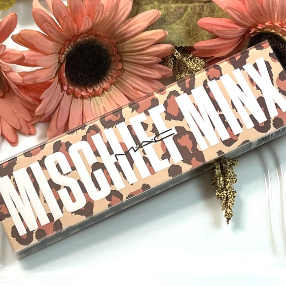 MAC Girls MISCHIEF MINX Eyeshadow Highlighter Palette *DISCONTINUED* - Picture 10 of 15
